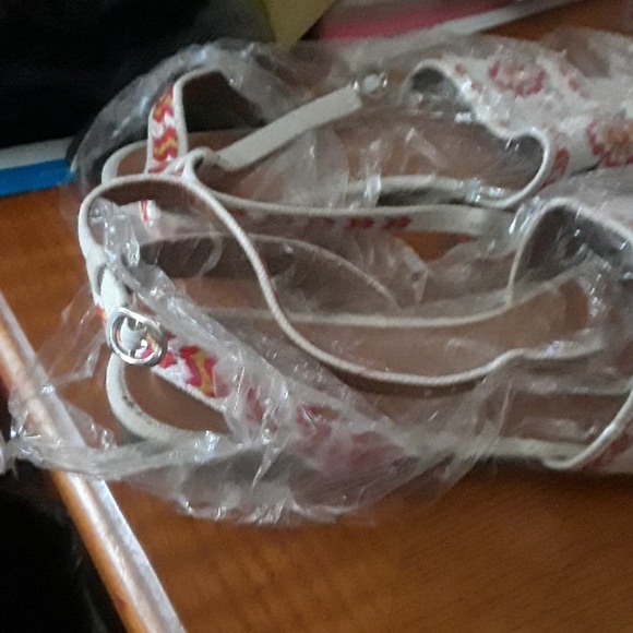 sandal - Picture 3 of 3